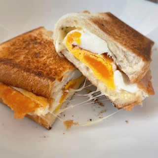 【簡単】卵とチーズの畳みホットサンド